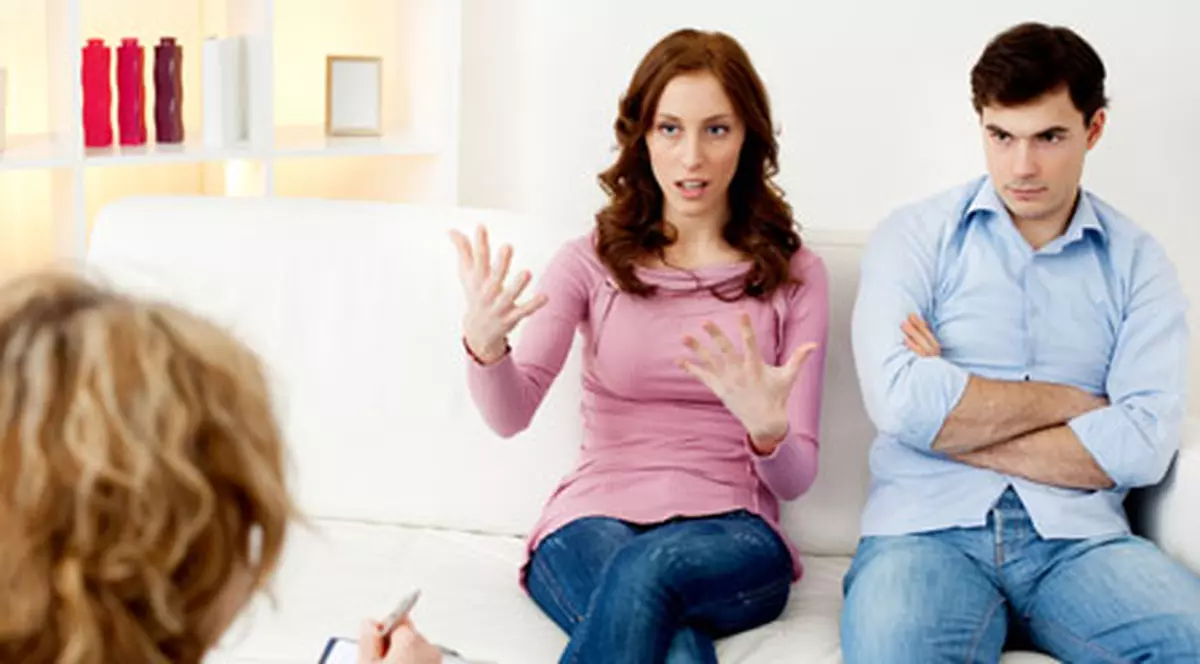 Probleme în cuplu? CÂND ȘI ÎN CE FEL POATE FI SALVATĂ RELAȚIA?