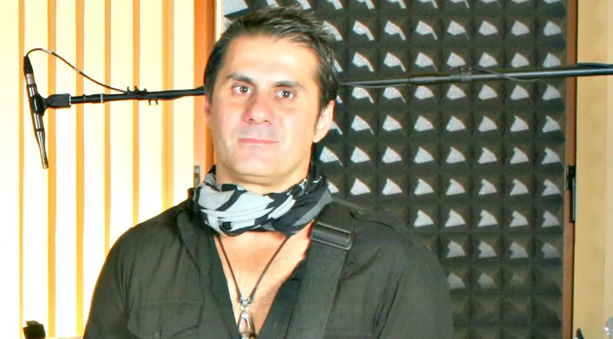 FOTO/ Prima fotografie a grupului Direcția 5! Marian Ionescu, rocker pricăjit care doar visa la Porsche!