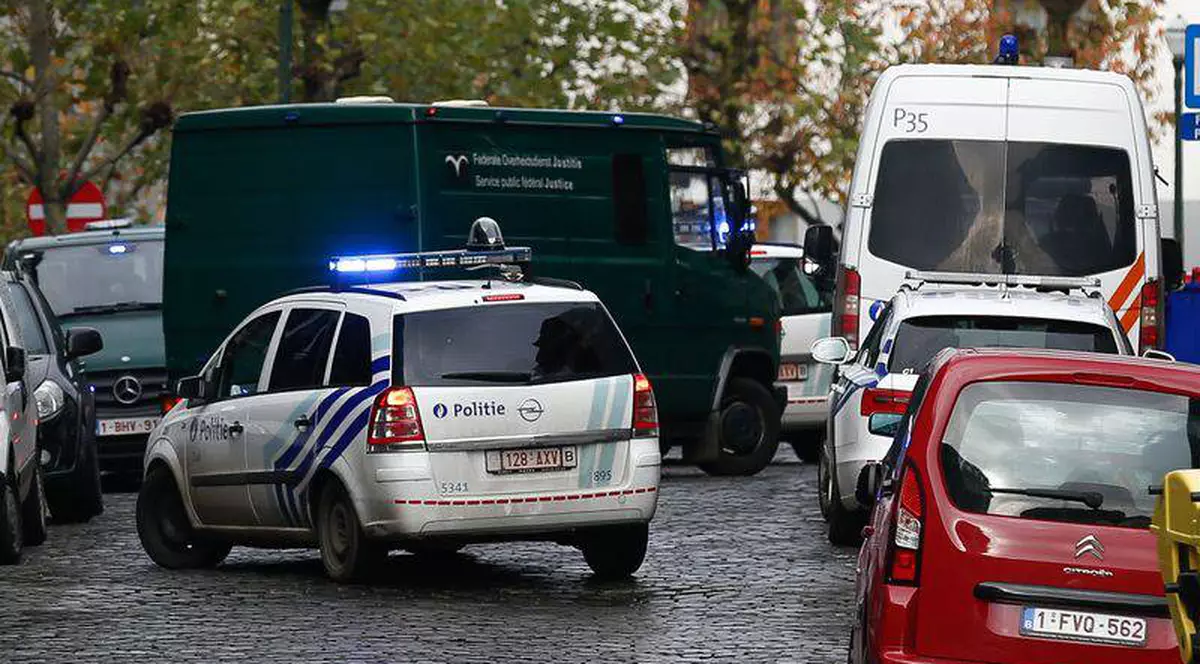 Liceu din Franța, evacuat în urma unei amenințări cu bombă