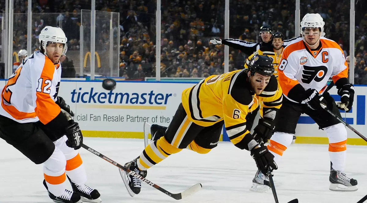 Dennis, pericol public! Un jucător din NHL riscă suspendarea pentru lovirea intenţionată a unui arbitru/ VIDEO