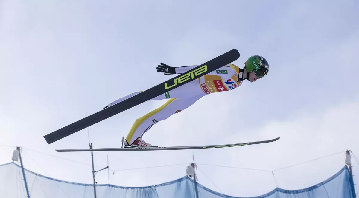 Peter Prevc, omul care ”fuge” de primul loc, învingător în etapa a treia a Turneului celor 4 Trambuline. Va fi, în fine, regele icarilor moderni?