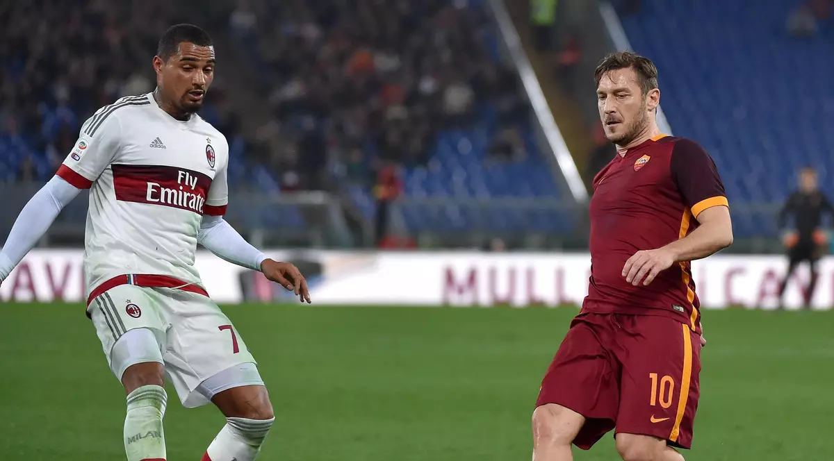 Ostilitate în liniște. Fanii Romei au protestat în tăcere! ^Ce a scris o persoană pe o coală de hârtie este mai dureros decât o înjurătură / VIDEO