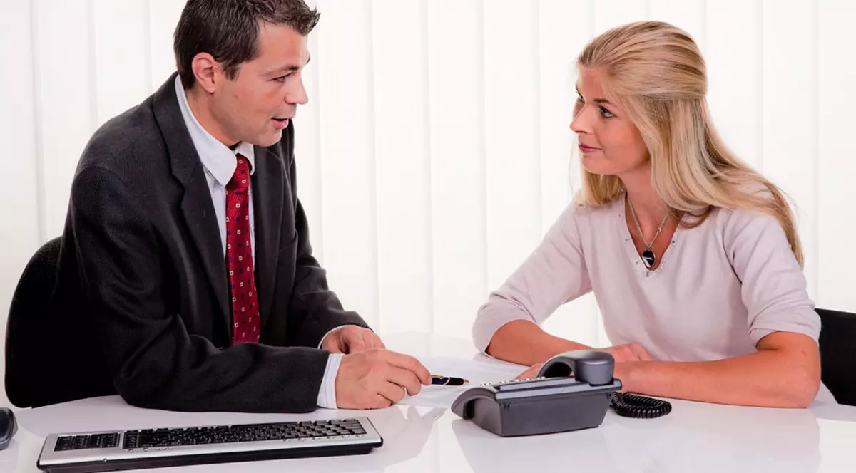 Cum să ai grijă de banii tăi și să nu fii păcălit la bancă? 10 reguli de bază