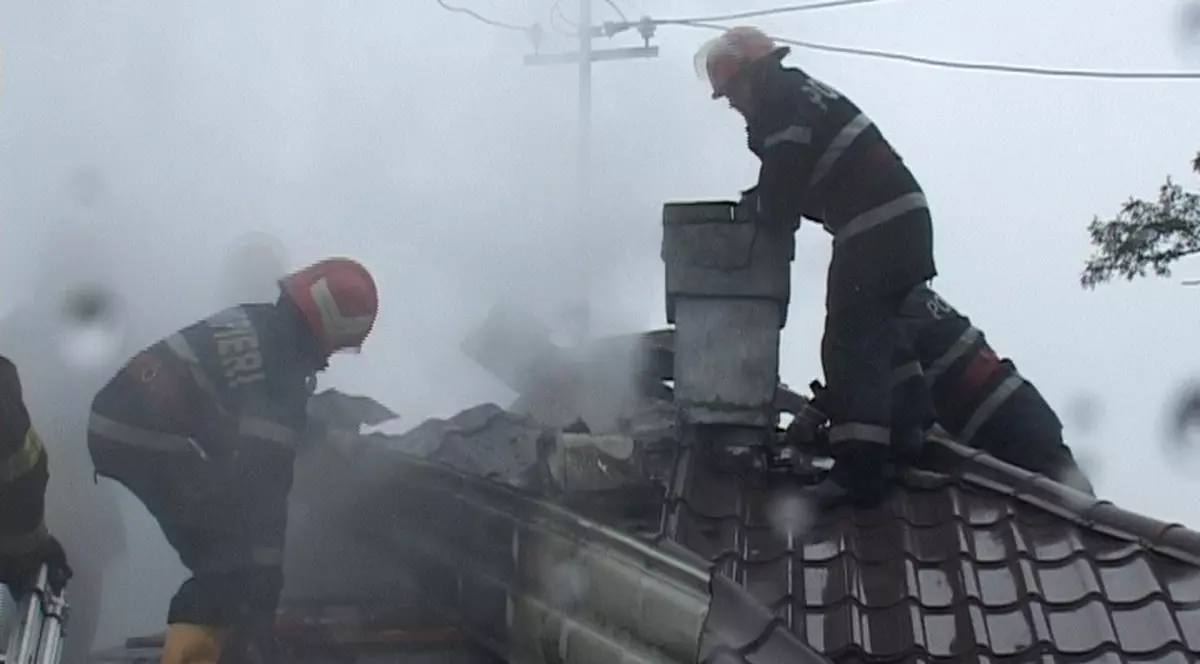 Alarmă la Botoșani! Patru case incendiate în 24 de ore, același vinovat