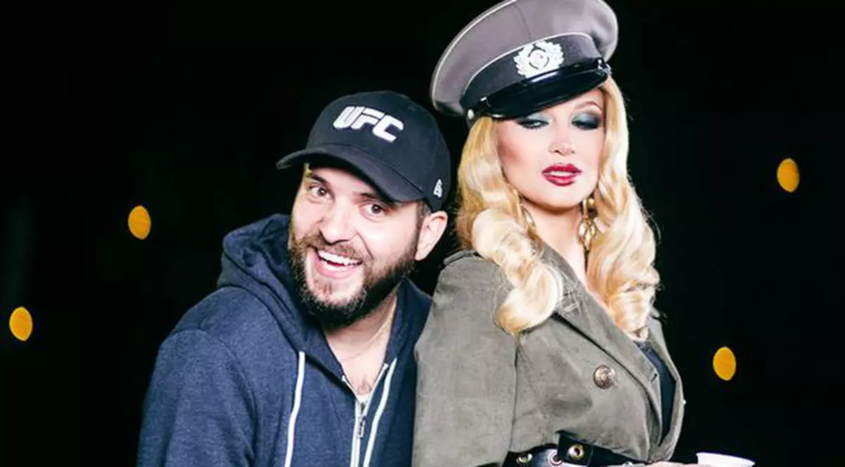 Ionuț Ghenu vrea s-o facă pe Lora vedetă peste hotare