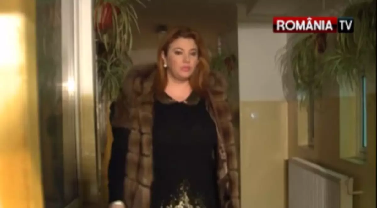 Mihaela Borcea l-a vizitat pe Borcea, în arest. Ce a declarat, ÎN FAȚA COPIILOR, înainte să intre în clădire