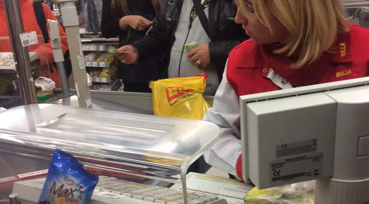 Guţă, trimis de copii să facă "piaţa" | FOTO