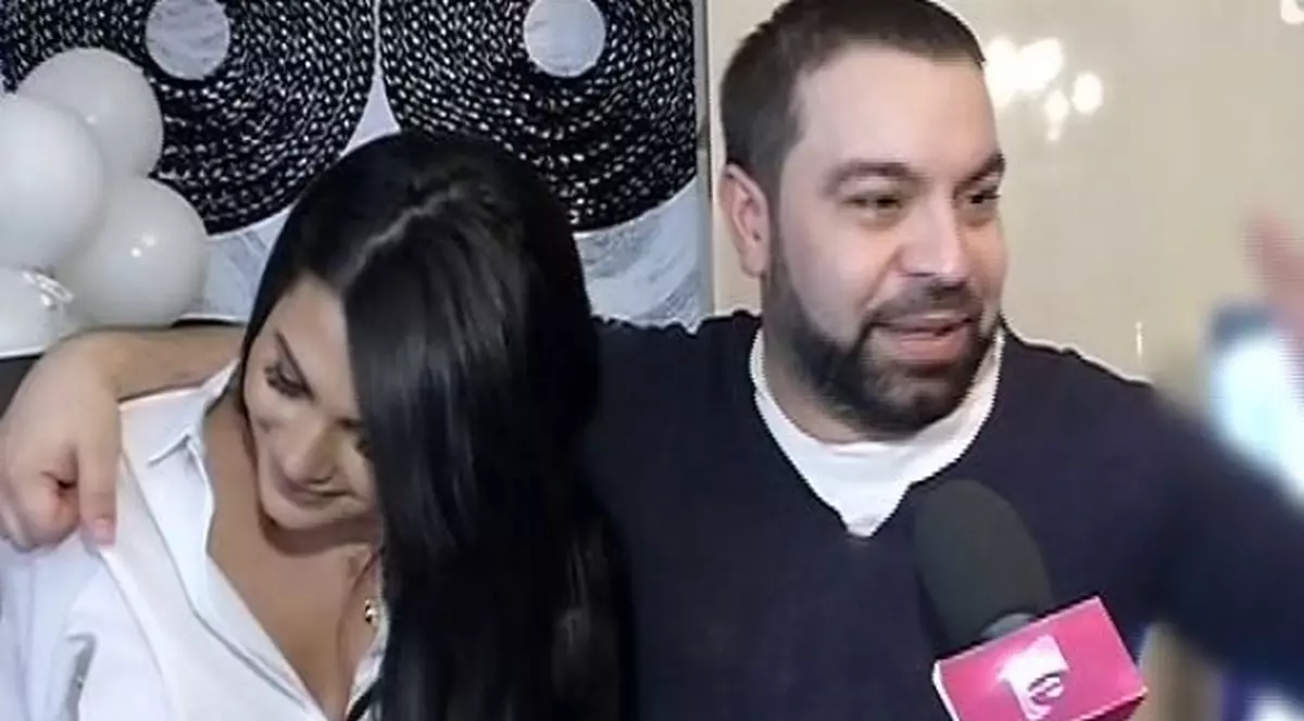 Tradiție fără număr. Jaqueline Maria, fiica lui Salam și a Roxanei Dobre, scăldată în euro și diamante | FOTO