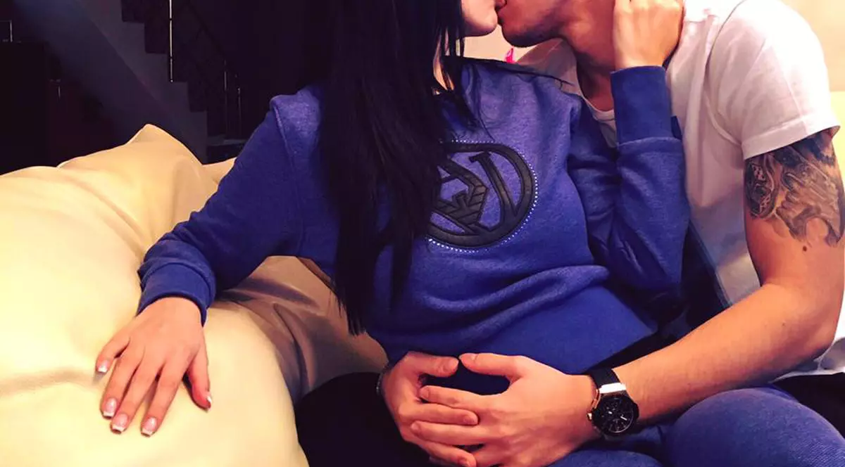 Andreea Tonciu și-a scos fetița la plimbare. Detaliul observat de fani