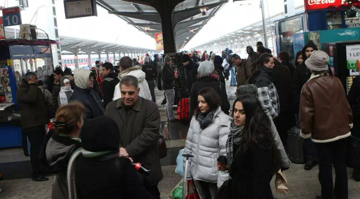 CFR Călători suplimentează numărul trenurilor şi personalul în perioada sărbătorilor de iarnă