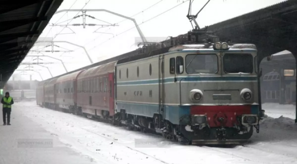 Circulaţia trenurilor se desfăşoară normal, însă este adaptată la condiții meteo nefavorabile 