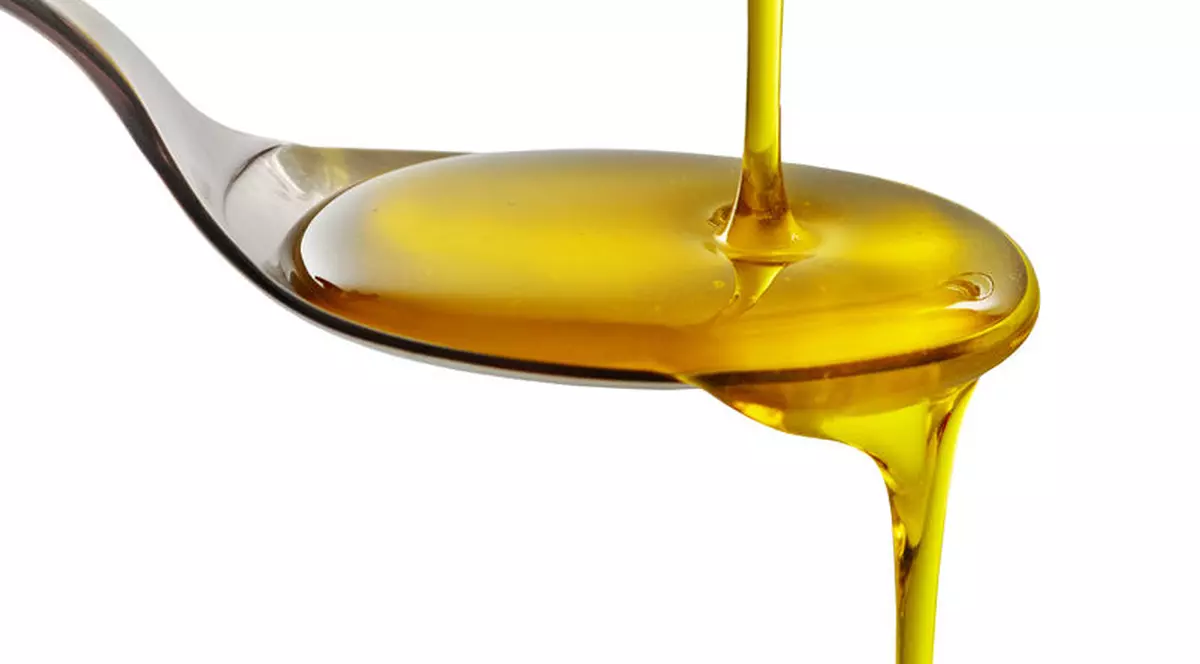 De la curăţarea bijuteriilor la măsurarea corectă a unor ingrediente, uleiul pentru gătit poate avea întrebuinţări ingenioase în gospodărie. Află cum te poate ajuta! 