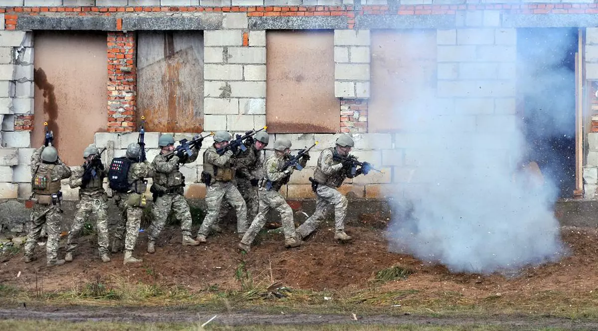 Ungaria ia în calcul reintroducerea serviciului militar obligatoriu. De ce ar lua această decizie