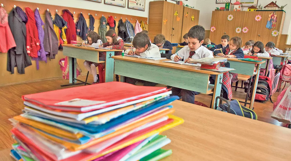 Directorii de școli își pierd funcția