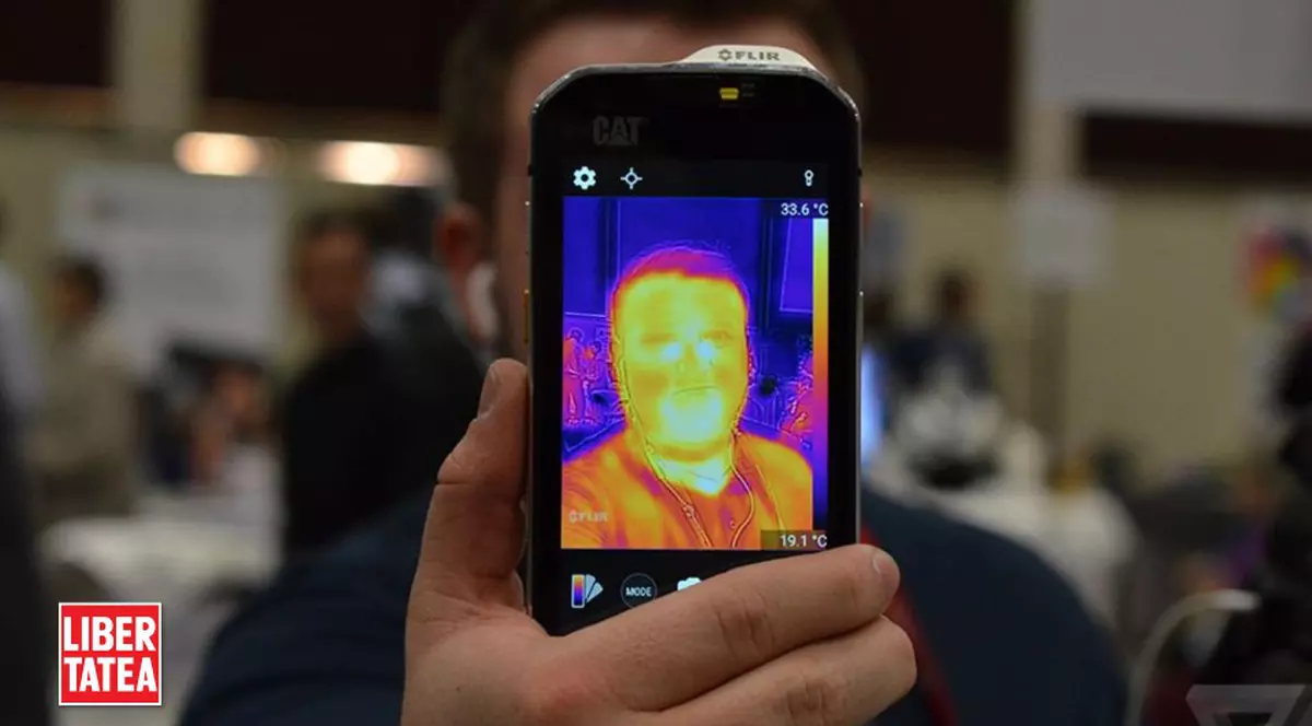 S-A LANSAT SMARTPHONE-UL CU CAMERĂ TERMALĂ / VIDEO