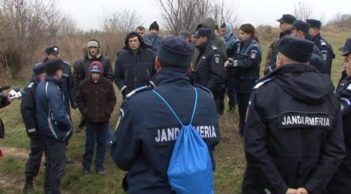 Copilul de 3 ani dispărut fără urmă din faţa casei a fost găsit mort într-un râu