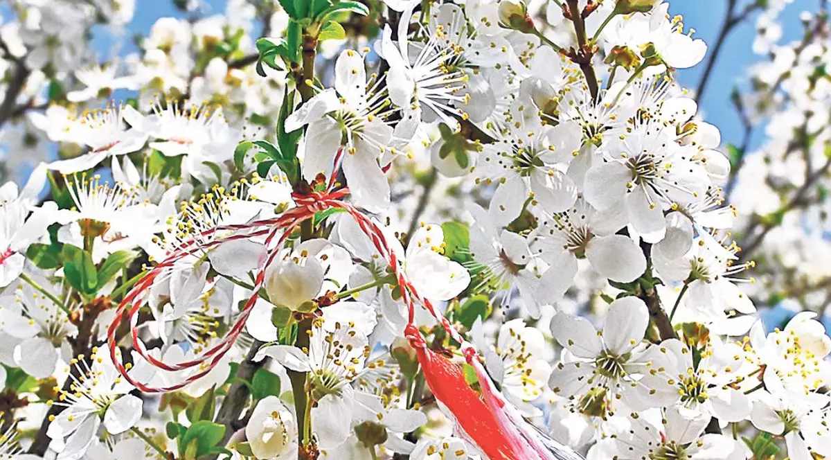 Tradiţia Mărţişorului e veche de 8.000 de ani! Iată ce superstiţii au românii, moldovenii, bulgarii, albanezii şi macedonenii în prima zi de primăvară