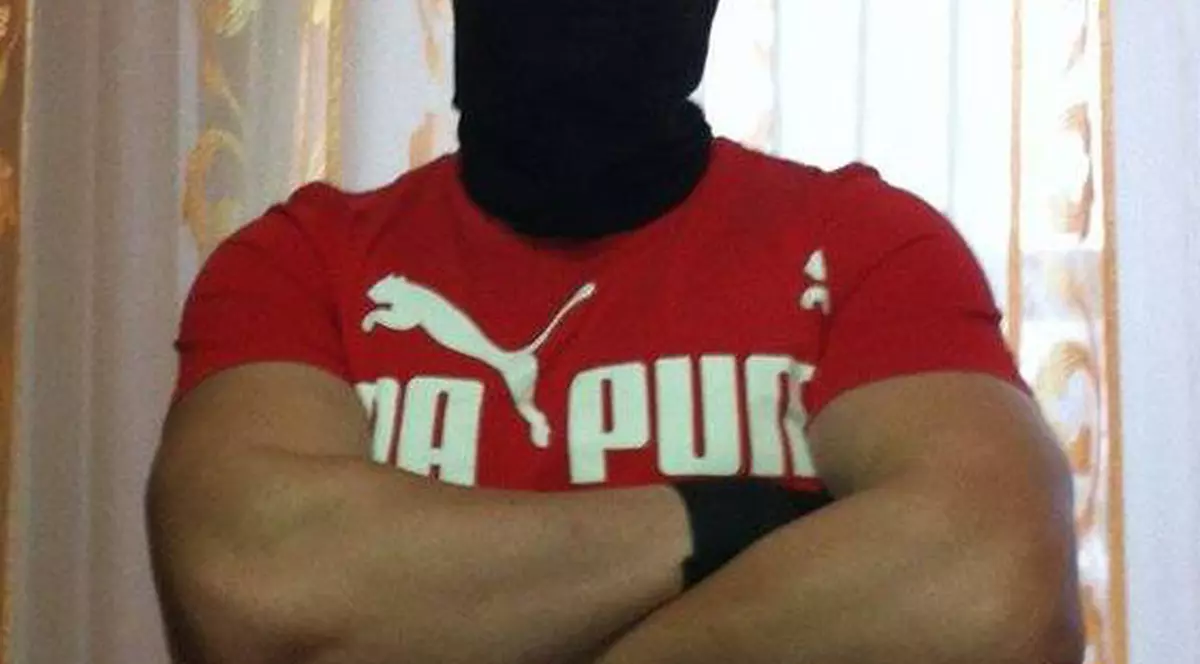 Interlopul care a îngrozit România se dădea luptător împotriva rasismului! ^S-a fotografiat cu un fotbalist al Stelei / FOTO și VIDEO