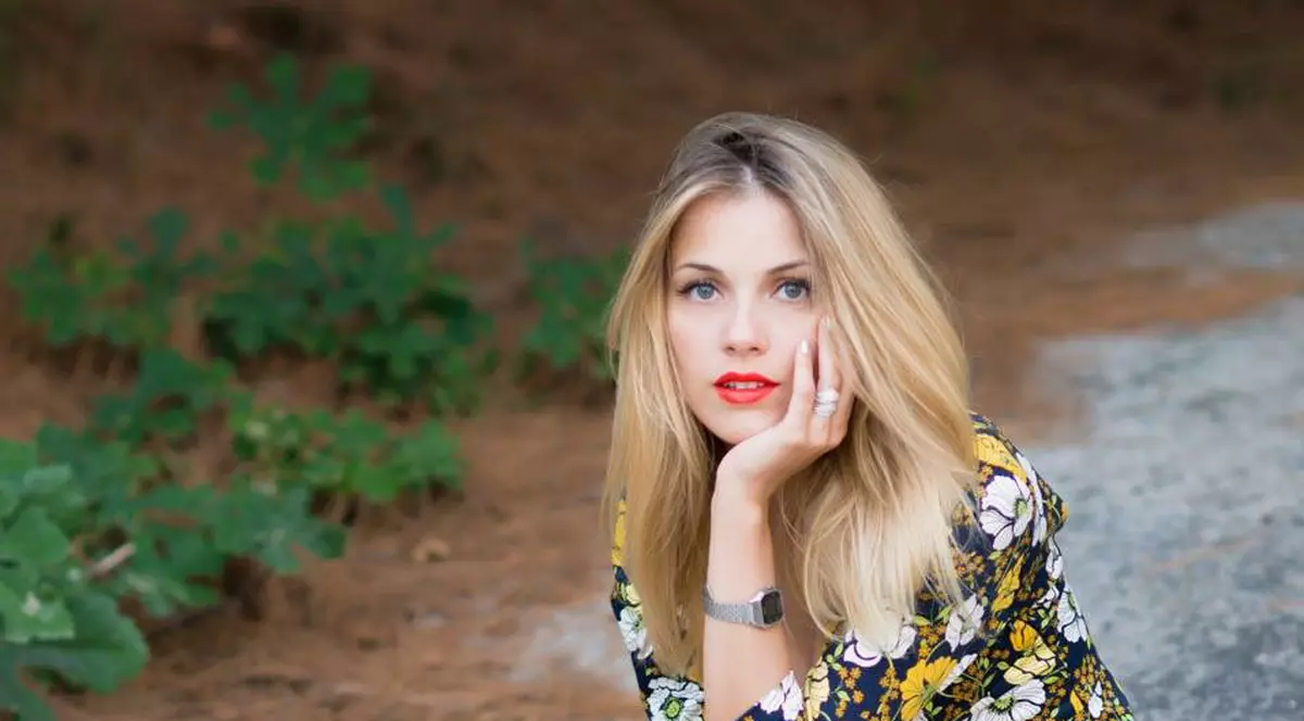 VIDEO EXCLUSIV / Andreea Ibacka a dat iama în garderoba bunicii! A purtat o ținută veche de 32 de ani