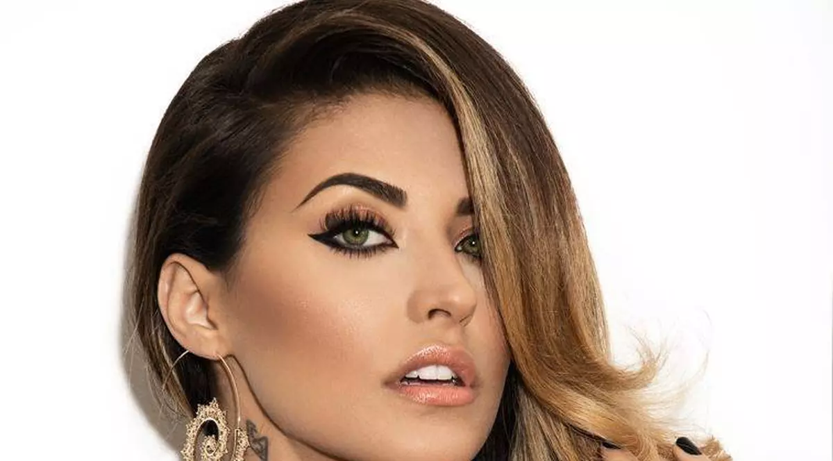 Antonia a etalat cel mai îndrăzneț decolteu de după operația de mărire a sânilor | FOTO ÎN ARTICOL