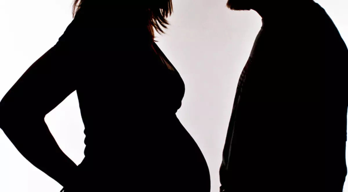 PREA SĂRACI PENTRU A AVEA O FAMILIE. Tinerii amână tot mai mult căsătoria şi vor un singur copil