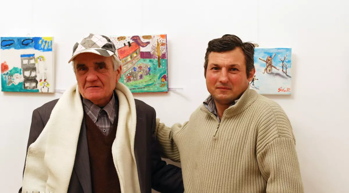 Povești de viață transpuse în tablouri. Persoanele fără adăpost din București au avut prima expoziție de pictură