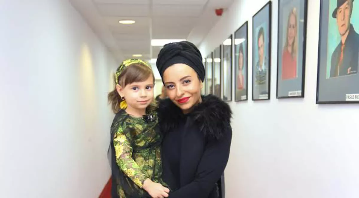 Giulia Anghelescu a plâns de emoție! Fiica ei de patru ani a avut prima prezentare de modă