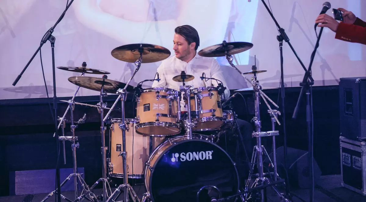 Și-a amintit de unde a plecat! Senatorul Ciprian Rogojan s-a lăsat dus de val și a încălecat toba