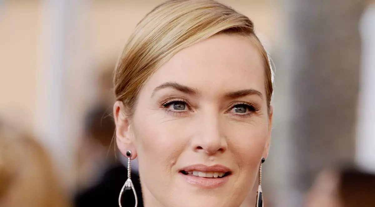 Kate Winslet a pipăit sânii unei actriţe celebre, pe covorul roşu: ”Sunt o neruşinată” | VIDEO