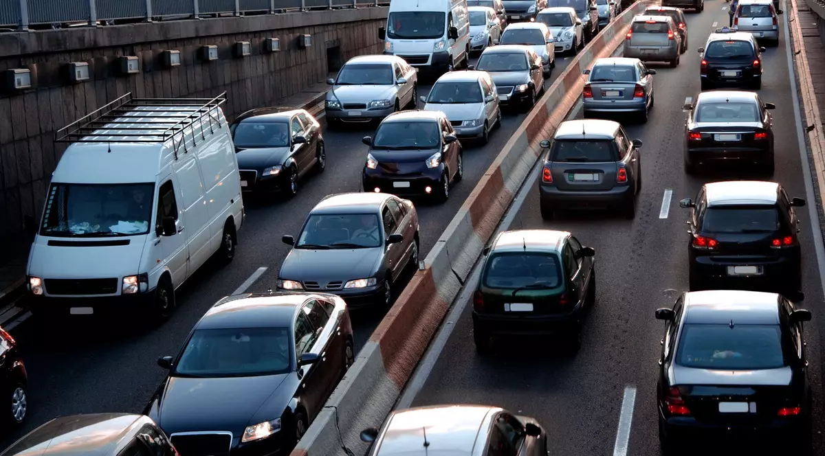 Ce nu știi despre taxa de drum. Pentru a merge la aeroport, ai nevoie de rovinietă?