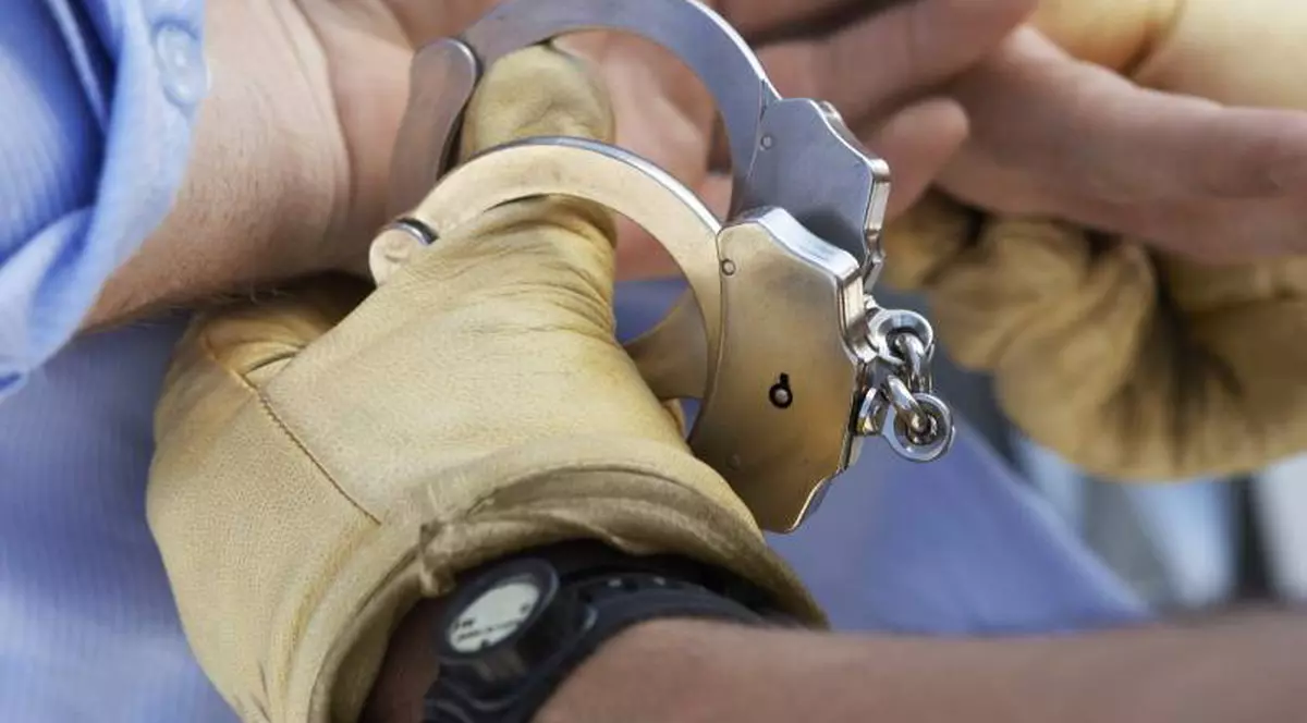 preda încătușarea polițiștilor de la ”Circulație”