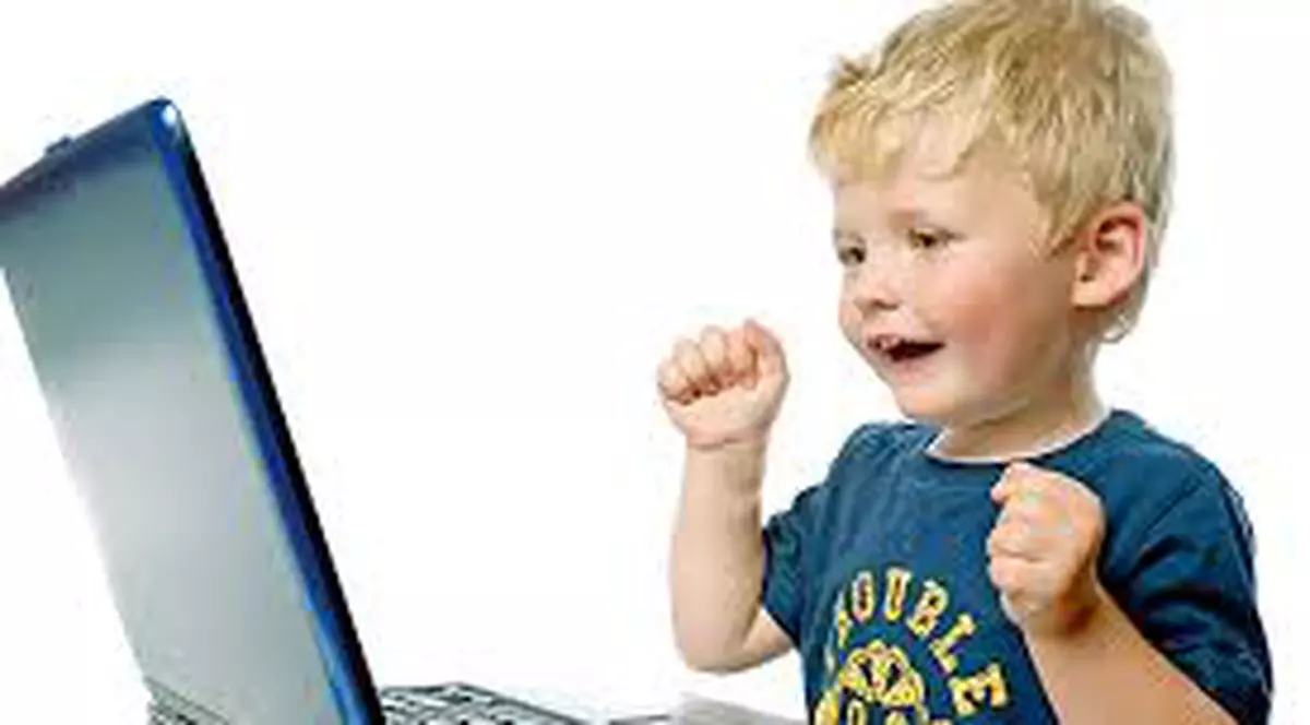 Tu știi ce face copilul tău pe Internet? Unul din doi minori este victimă a hărţuirii în mediul online