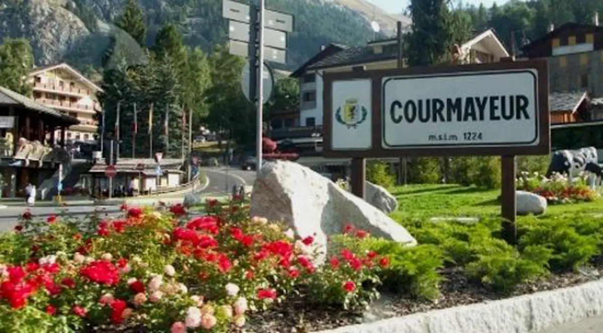 Anghel Iordănescu pregătește Euro 2016 în munții Alpi după modelul CM '94. Tricolorii din Generația de aur îi avertizează pe Chiricheș și compania: ”Am făcut o pregătire fizică dură ca tencuiala de pe casă”