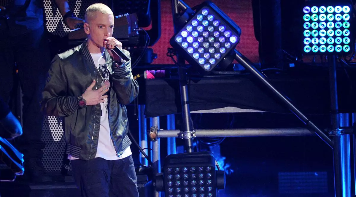 Eminem deține recordul absolut, este cel mai rapid. Are piesa cu cele mai multe cuvinte. Ascult-o aici | VIDEO