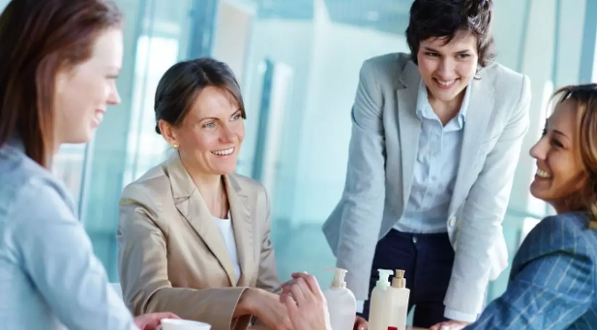 Cum se poartă oamenii inteligenți cu cei pe care nu îi plac