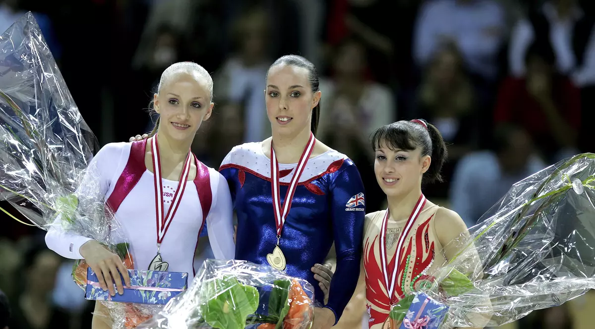 O gimnastă cunoscută și-a rupt coloana vertebrală și riscă să rămână paralizată / GALERIE FOTO