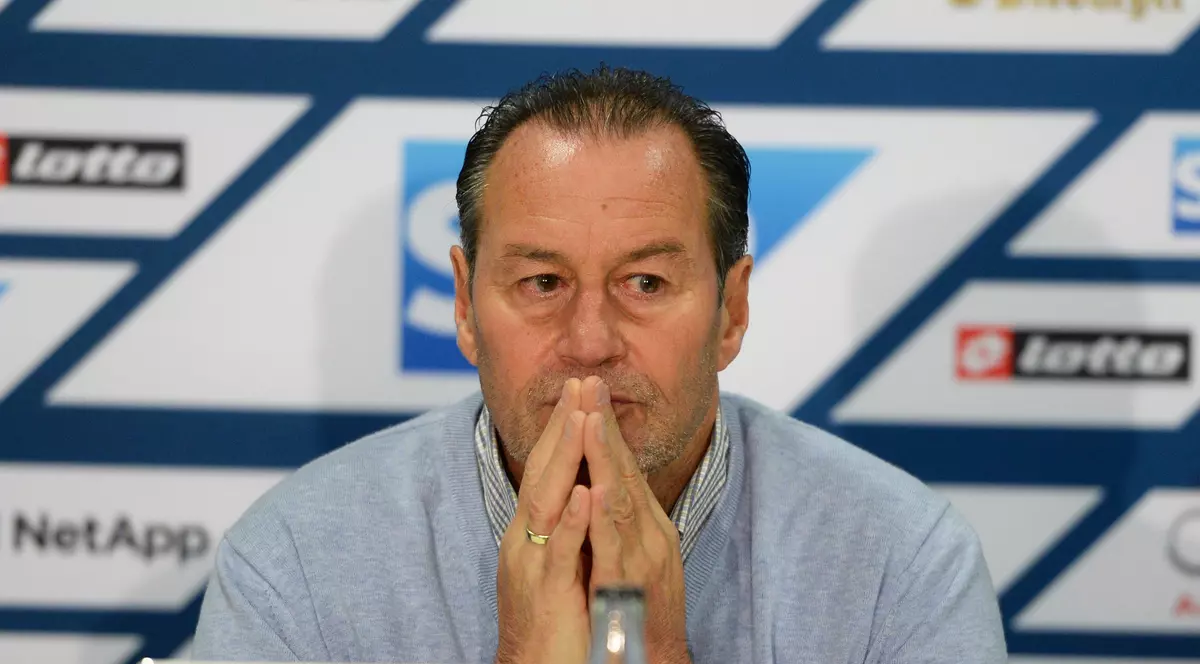 Antrenorul Huub Stevens are probleme cardiace şi s-a despărţit de Hoffenheim. Un campion al României a murit din aceeaşi cauză, în timpul unui meci