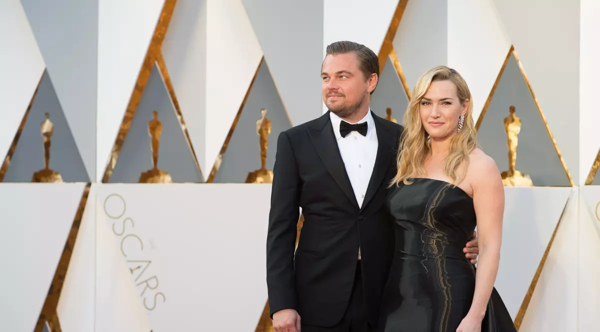Reacția lui Kate Winslet în momentul în care Leonardo DiCaprio a câștigat primul Oscar din carieră