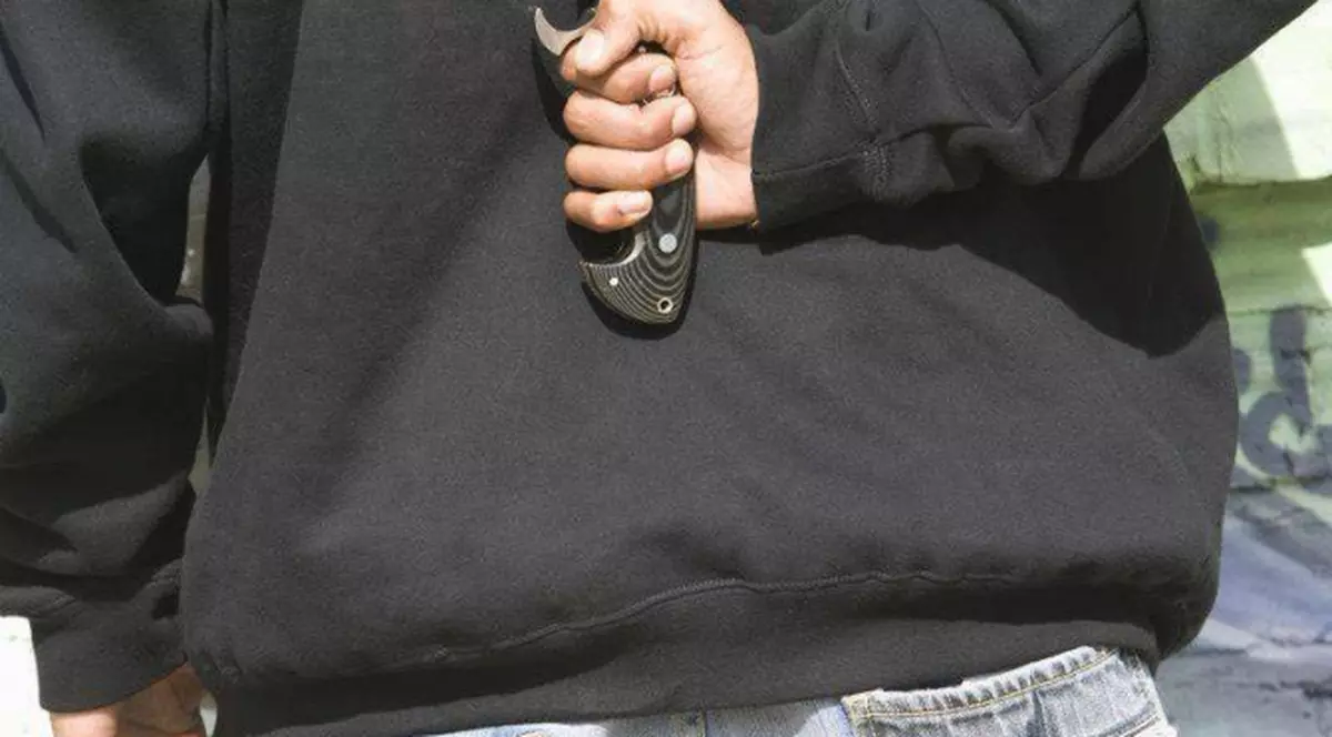 Bărbat din Vaslui, în stare critică după ce un individ i-a înfipt un cuţit în cap. Totul a pornit de la o partidă de biliard