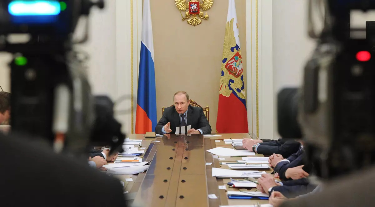Rusia, supărată pe Klaus Iohannis din cauza unei expoziții:  ”N-am uitat de partea cui a luptat România în Al Doilea Război Mondial”