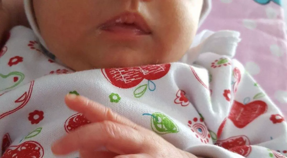 Scandalos! Li s-a spus că fiica lor are nevoie de o operație ”banală”, dar a fost ucisă de o tumoră gigant