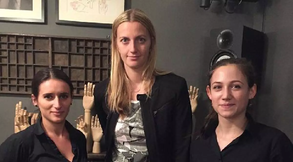 Cehoiacele au cinat în oraș. S-au pozat cu chelnerițele!