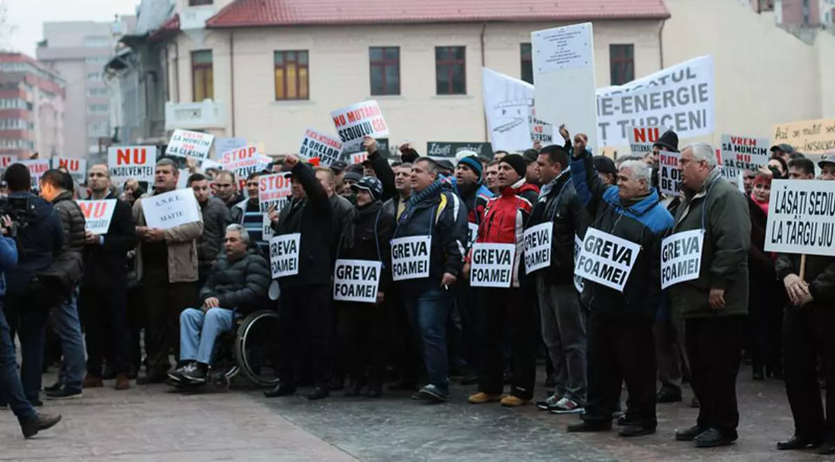 Un politician român ameninţă cu greva foamei!