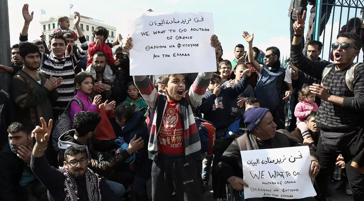 Autorităţile de la Budapesta se gândesc să închidă granița cu România