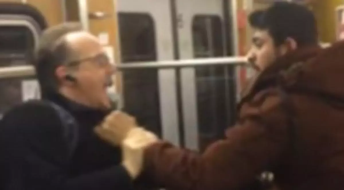 Pensionari din Munchen, agresaţi în metrou de refugiaţi arabi | VIDEO