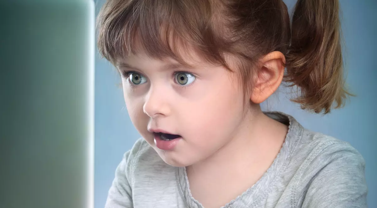 Pericole pe internet: tu știi cum să-ți păzești copilul?