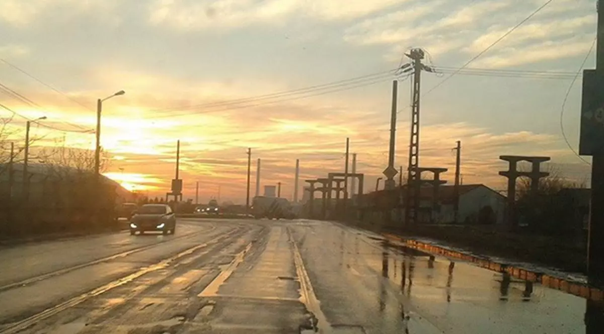 Bănăţenii sunt inventivi. Au făcut pagină de Facebook pentru o stradă plină de gropi