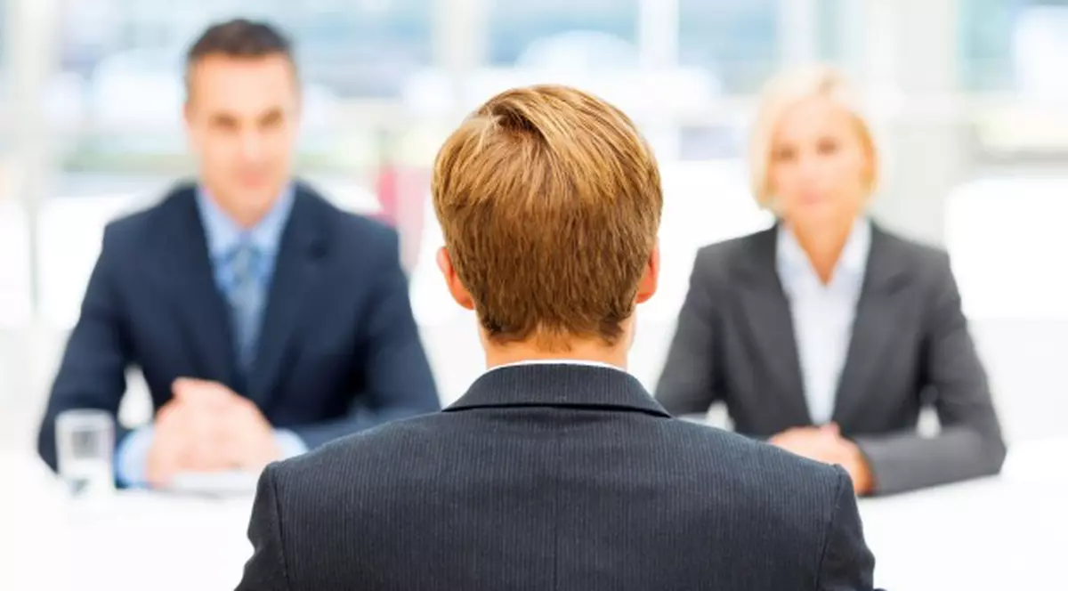 CUM ÎȚI CREȘTI ȘANSELE DE ANGAJARE. La ce se uită patronii în timpul interviului