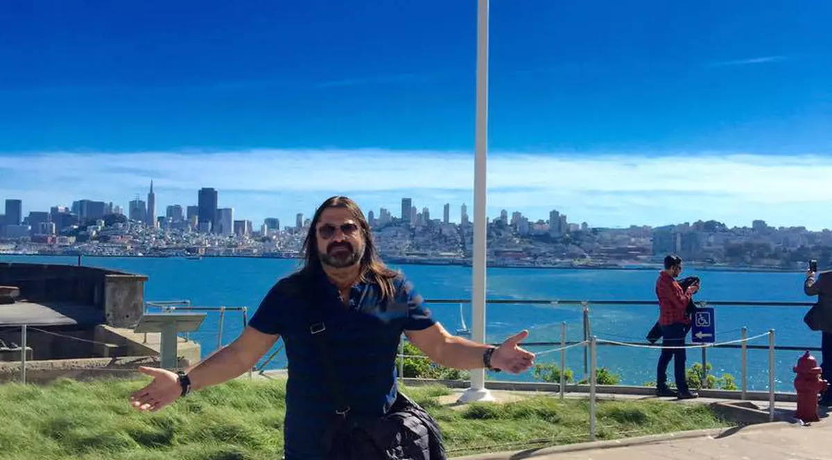 Absolvent de Drept, agent de vânzări, din participant la curse de noapte ilegale ajuns campion național de drift. Traseul fabulos al lui Sorin Ene / VIDEO