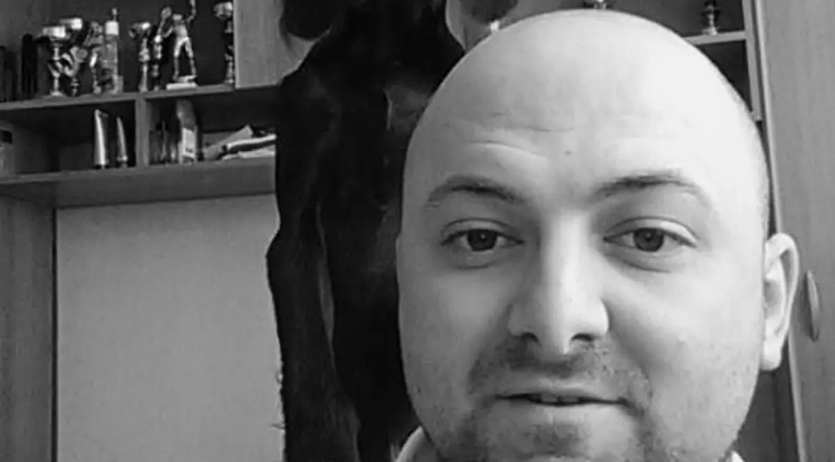 El este românul suspendat pe viață din tenis pentru dopaj! ^Acum, gălățeanul Laurențiu Basarab lucrează ca electrician